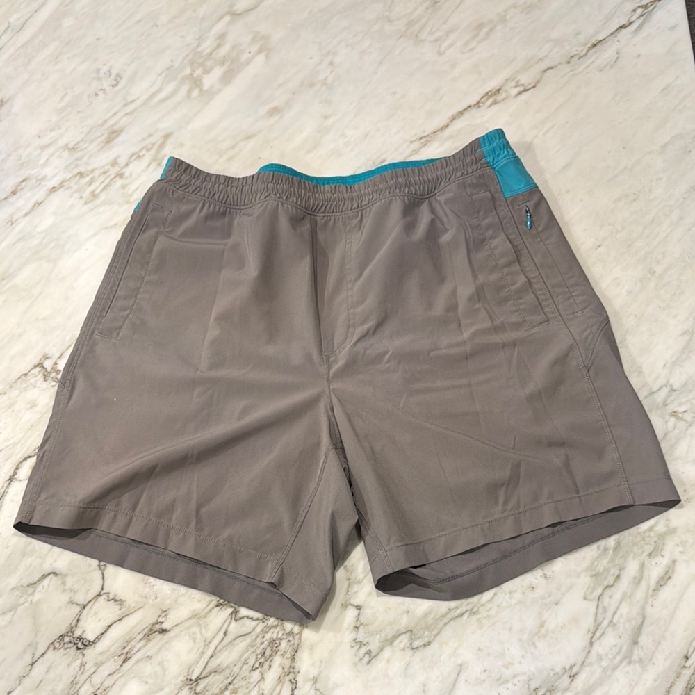 GRAY AND BLUE BIRD DOG SHORTS. SIZE XL - Picture 2 of 7